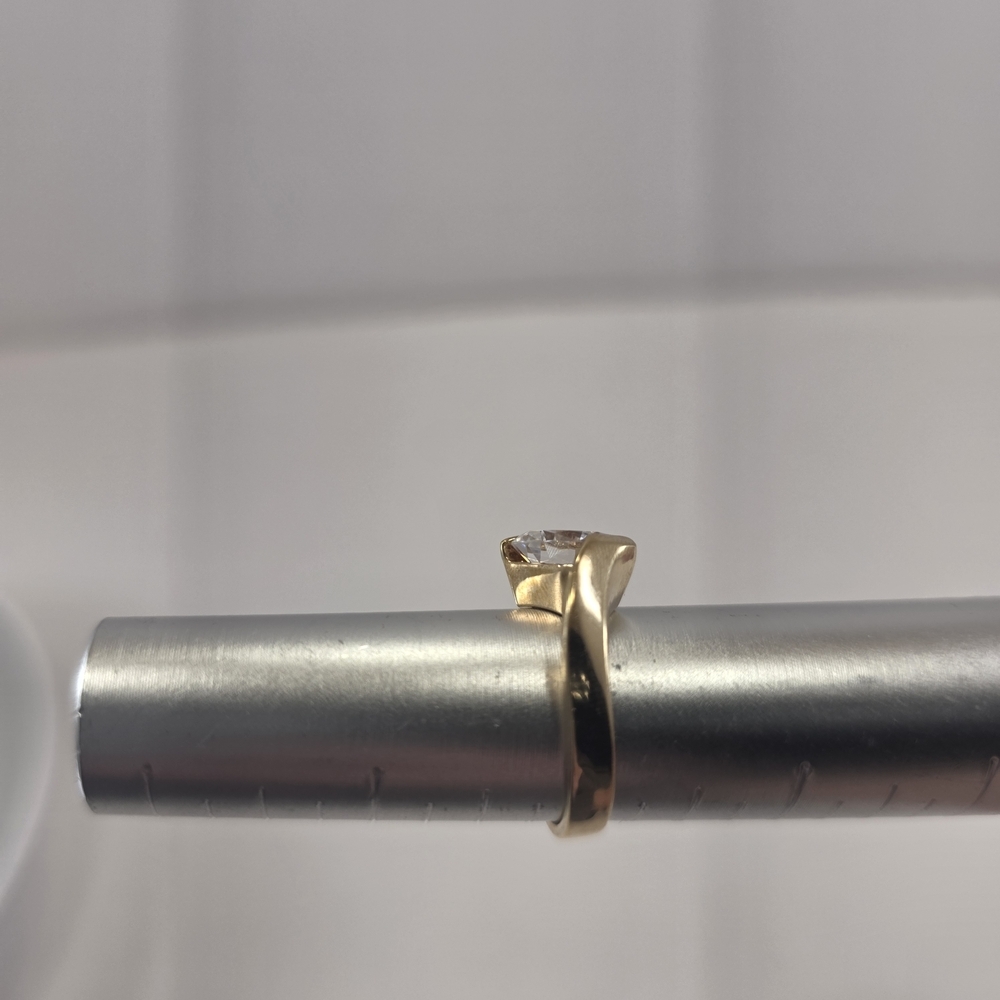 Solitaire Crystal Ring Gold-Tone Statement Cocktail Ring Size 6 - Picture 8 of 8